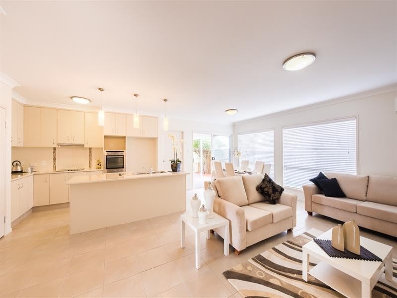 326 Ramsay Street, Middle Ridge QLD 4350