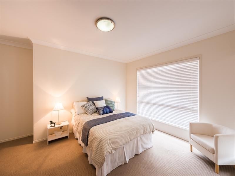 326 Ramsay Street, Middle Ridge QLD 4350