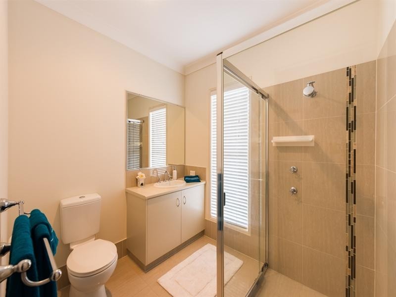 326 Ramsay Street, Middle Ridge QLD 4350