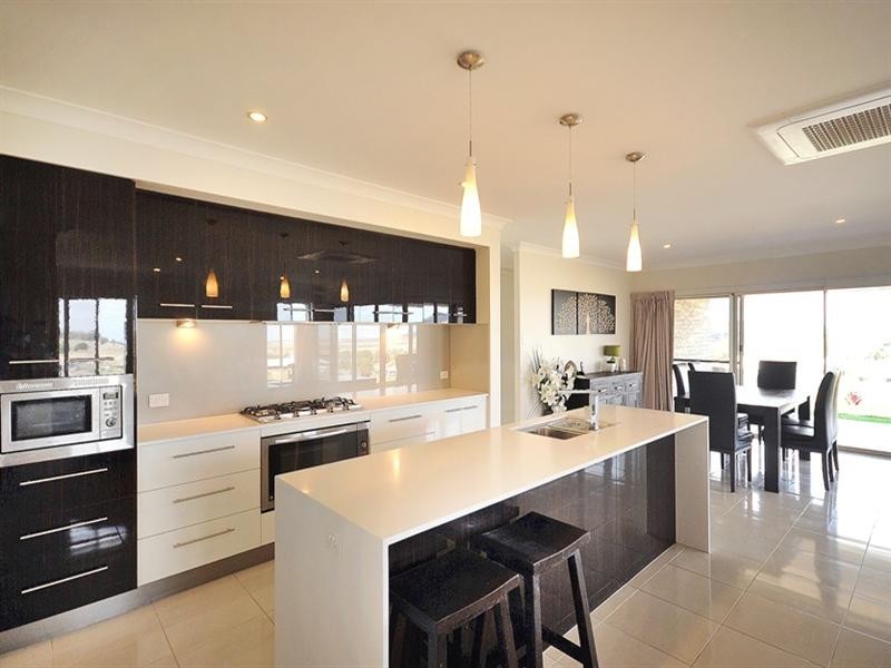 8 Panorama Crescent, Gowrie Junction QLD 4352