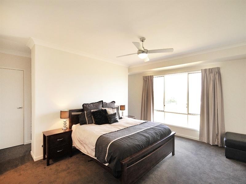 8 Panorama Crescent, Gowrie Junction QLD 4352