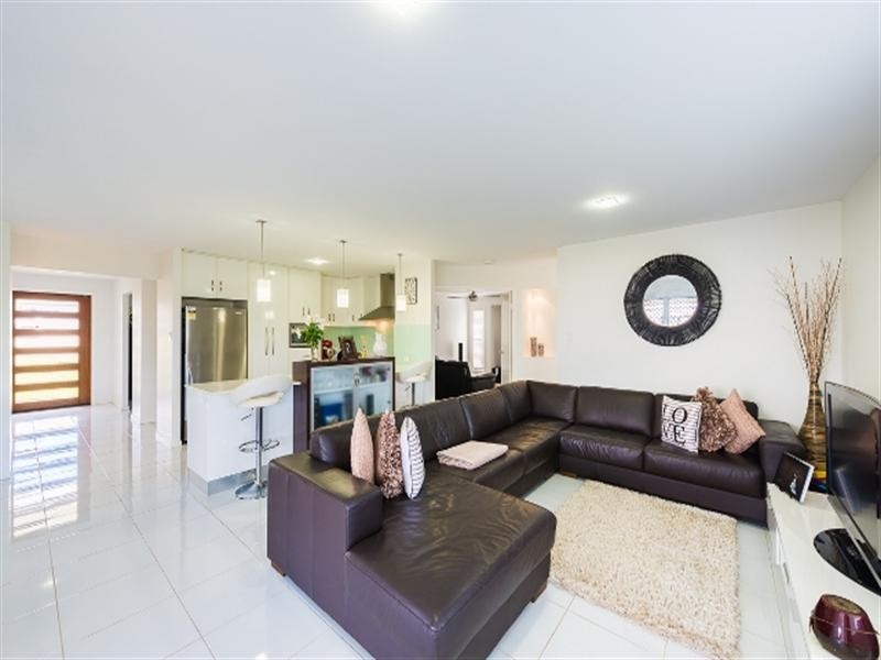 21 Tarlington Street, Middle Ridge QLD 4350