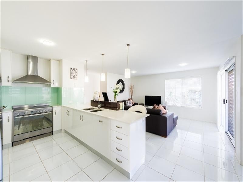 21 Tarlington Street, Middle Ridge QLD 4350