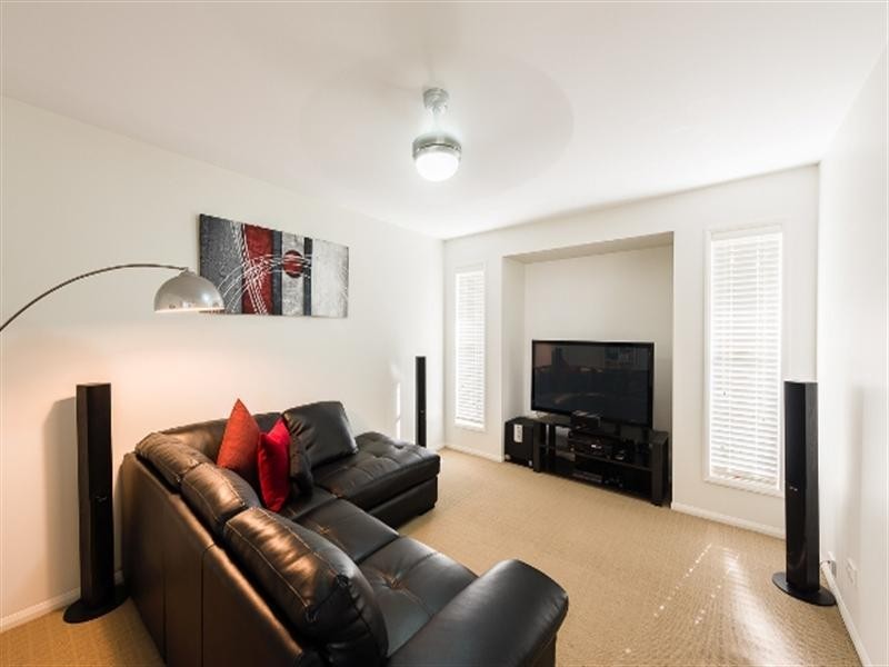 21 Tarlington Street, Middle Ridge QLD 4350