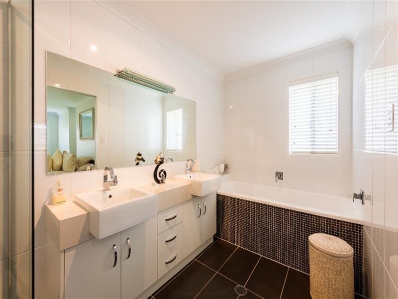 21 Tarlington Street, Middle Ridge QLD 4350