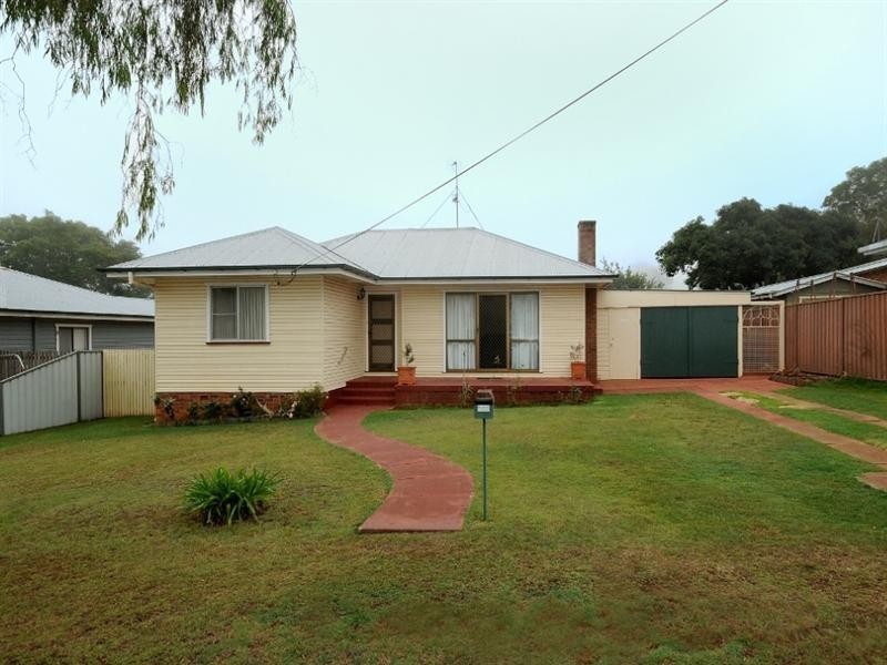 15 Mallon Street, Rangeville QLD 4350