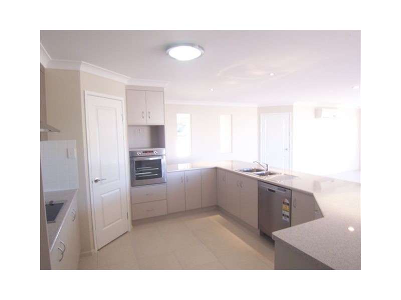 8 Bunkers Hill School Road, Westbrook QLD 4350