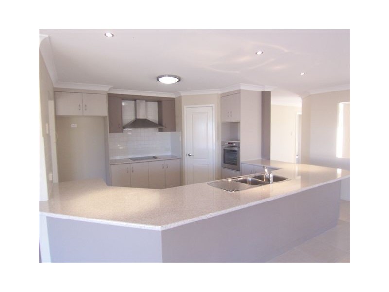 8 Bunkers Hill School Road, Westbrook QLD 4350