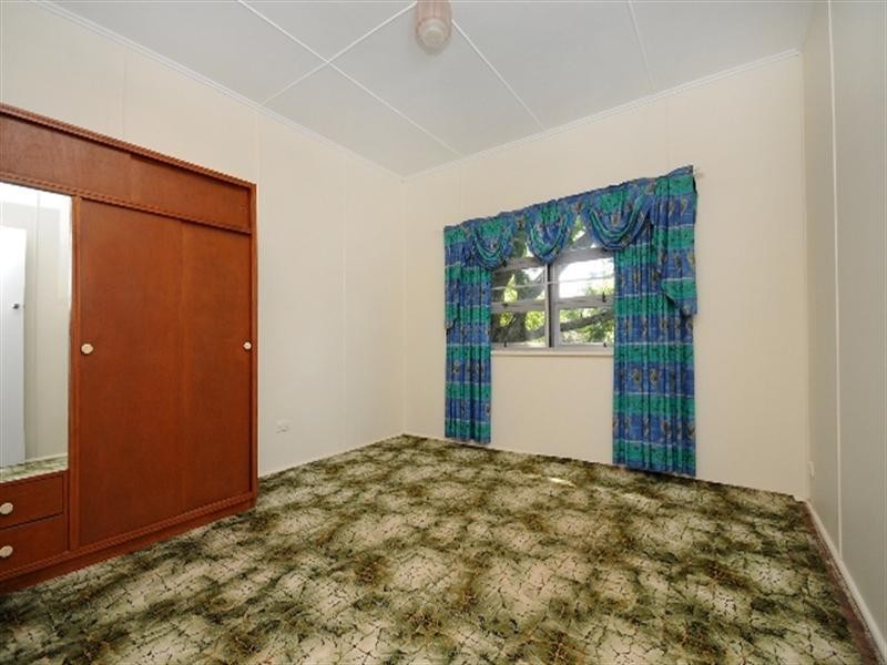 8 Sunray Drive, Highfields QLD 4352