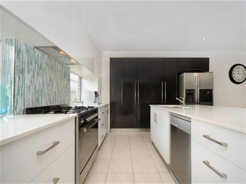 12 Stedman Street, Middle Ridge QLD 4350