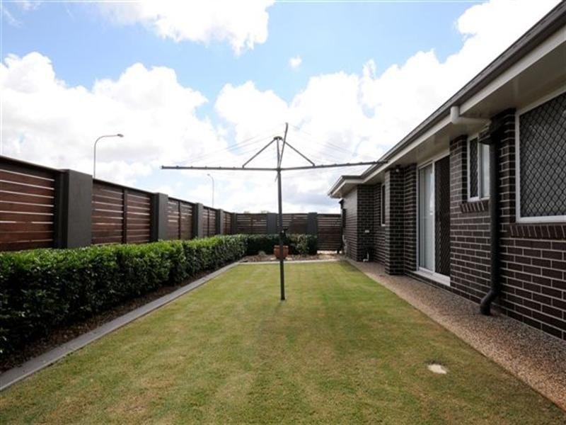 12 Stedman Street, Middle Ridge QLD 4350