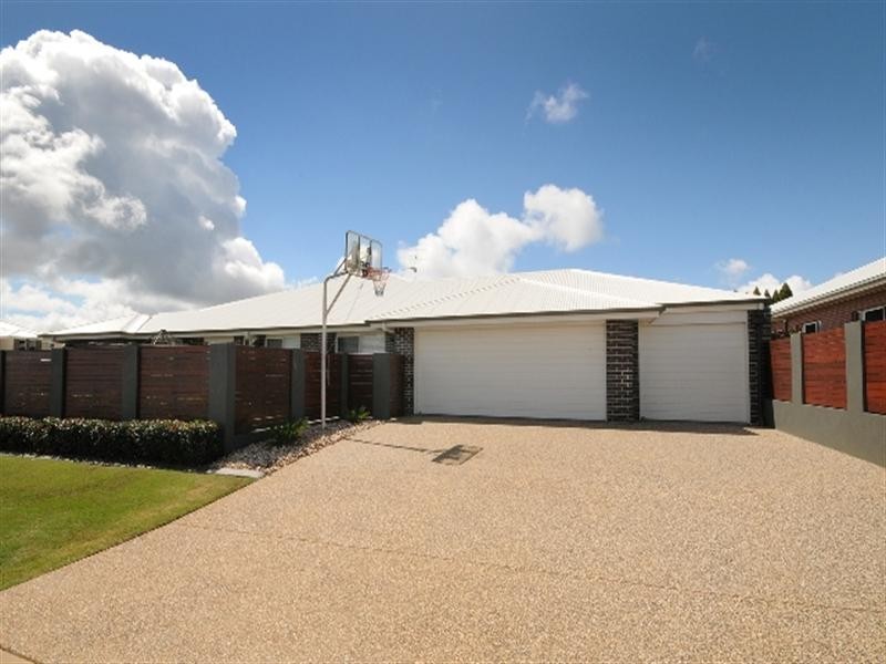 12 Stedman Street, Middle Ridge QLD 4350