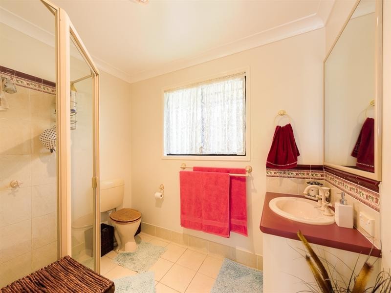 6 May Court, Withcott QLD 4352
