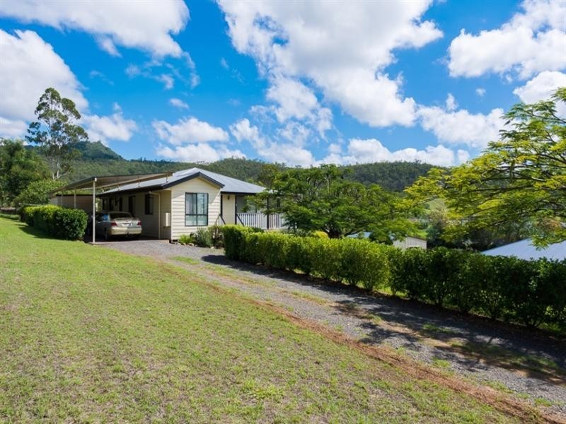 6 May Court, Withcott QLD 4352