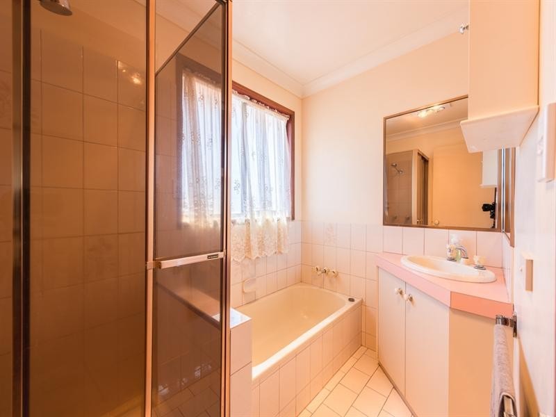 9 Marguerita Court, Centenary Heights QLD 4350