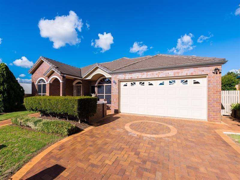 62 Bouganvillea Drive, Middle Ridge QLD 4350