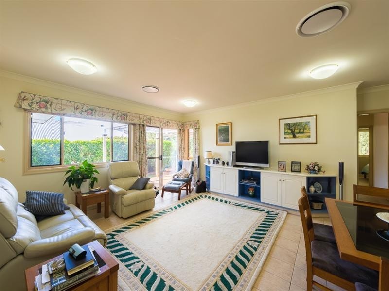 62 Bouganvillea Drive, Middle Ridge QLD 4350