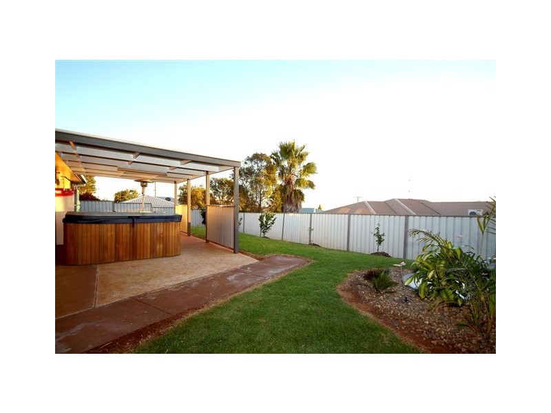 5 Walnut Court, Newtown QLD 4350