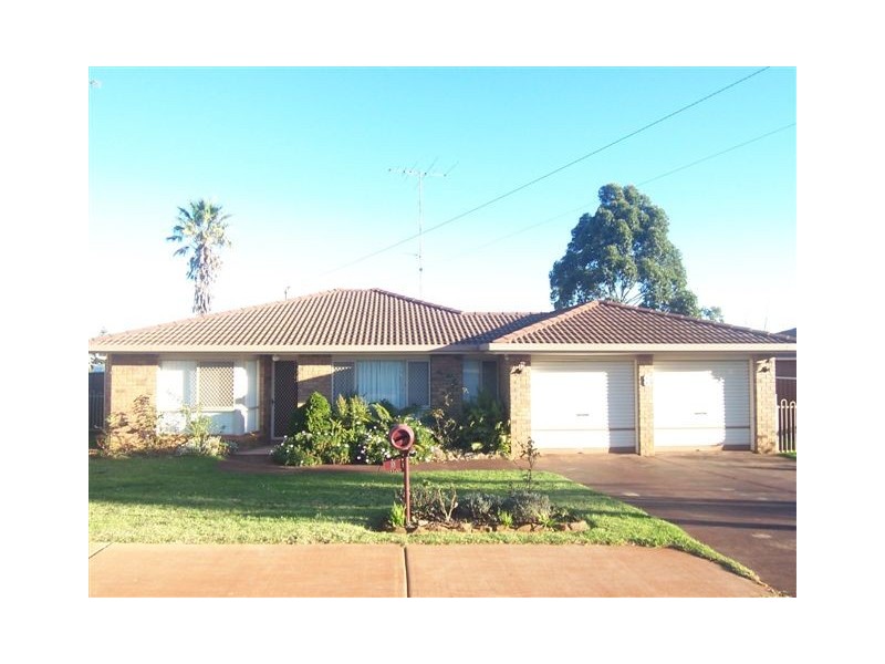 8 Blue Gum Drive, Newtown QLD 4350