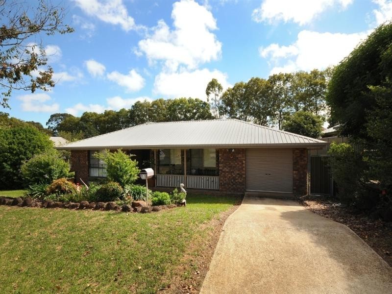 11 Hanna Court, Kearneys Spring QLD 4350