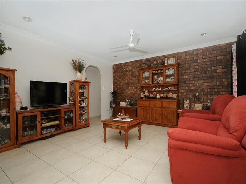 11 Hanna Court, Kearneys Spring QLD 4350