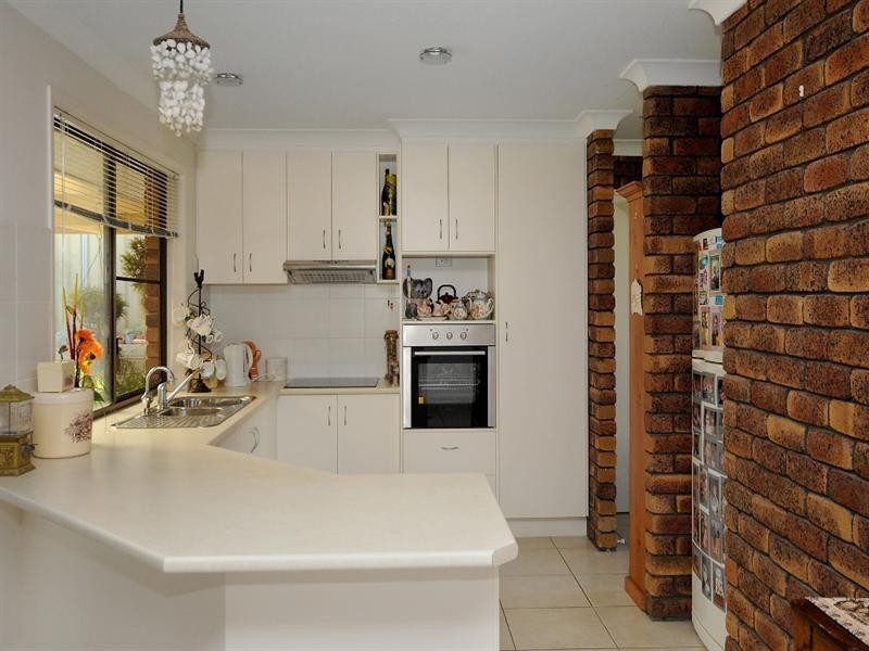 11 Hanna Court, Kearneys Spring QLD 4350