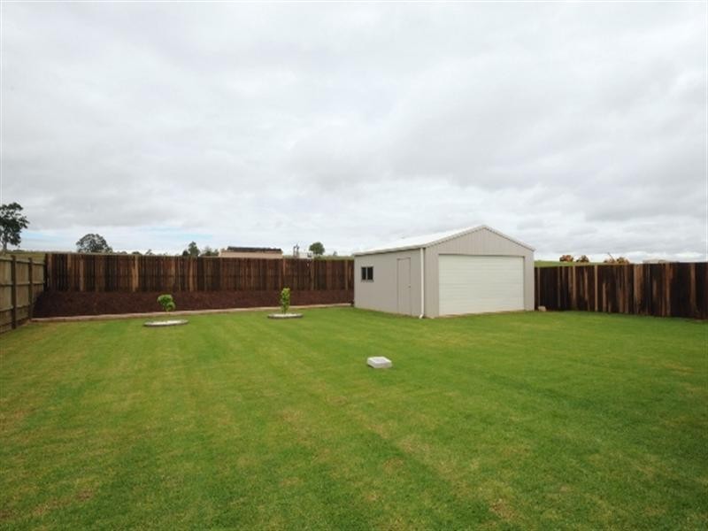 7 Sportsman Drive, Kleinton QLD 4352