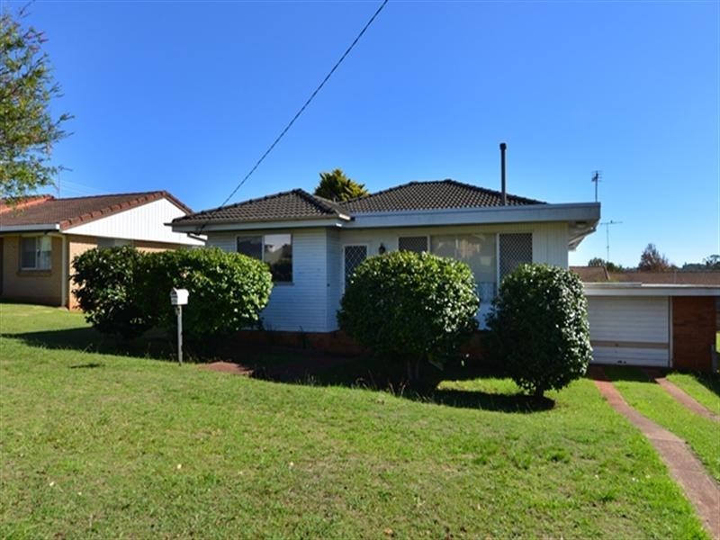 25 Hunter Street, Centenary Heights QLD 4350