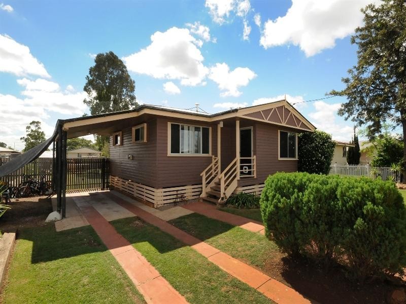 17 Delray Street, Oakey QLD 4401