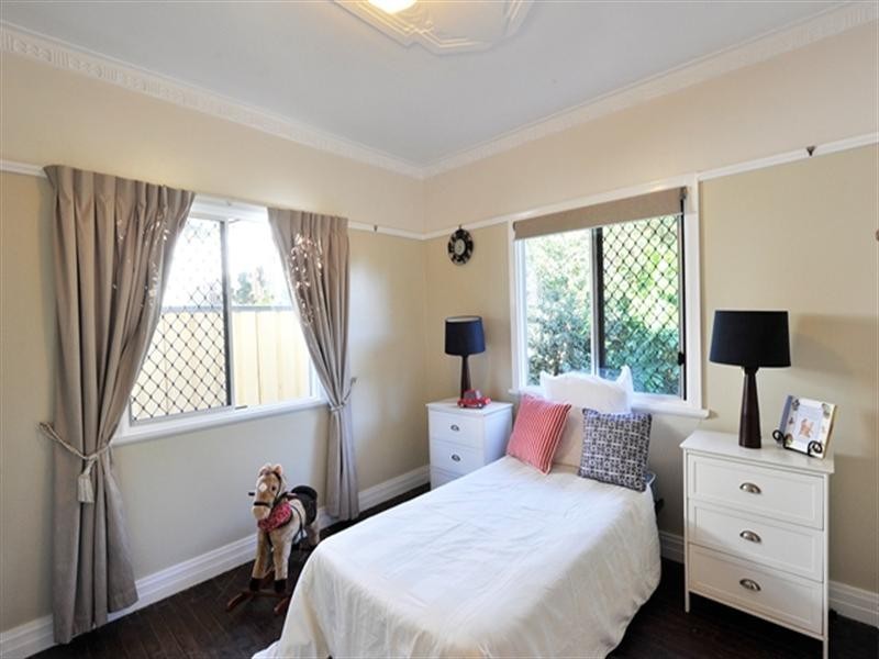 13 Second Avenue, Harristown QLD 4350