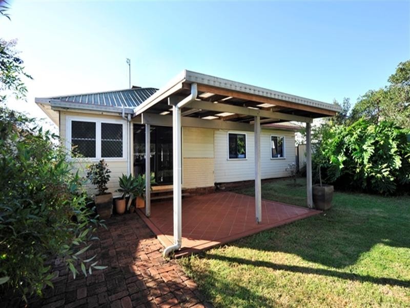 13 Second Avenue, Harristown QLD 4350