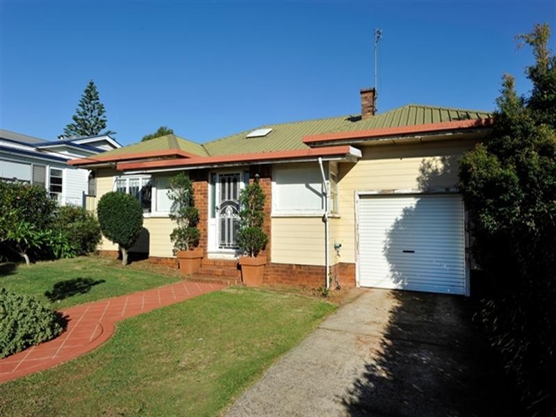 13 Second Avenue, Harristown QLD 4350