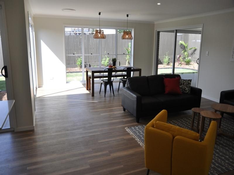 16 Brimblecombe Drive, Middle Ridge QLD 4350