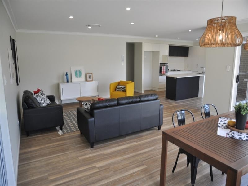 16 Brimblecombe Drive, Middle Ridge QLD 4350