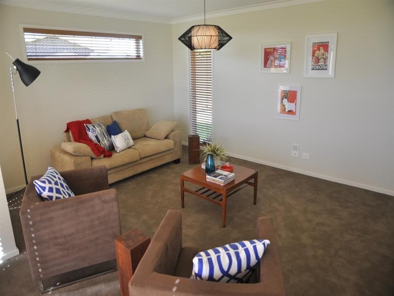 16 Brimblecombe Drive, Middle Ridge QLD 4350