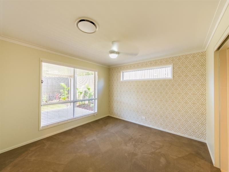 16 Brimblecombe Drive, Middle Ridge QLD 4350