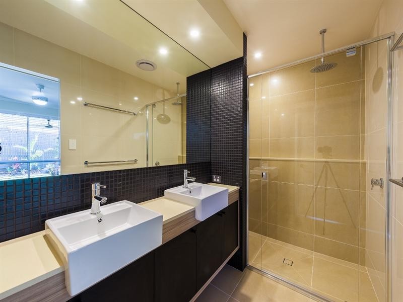 16 Brimblecombe Drive, Middle Ridge QLD 4350