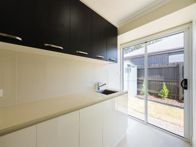 16 Brimblecombe Drive, Middle Ridge QLD 4350