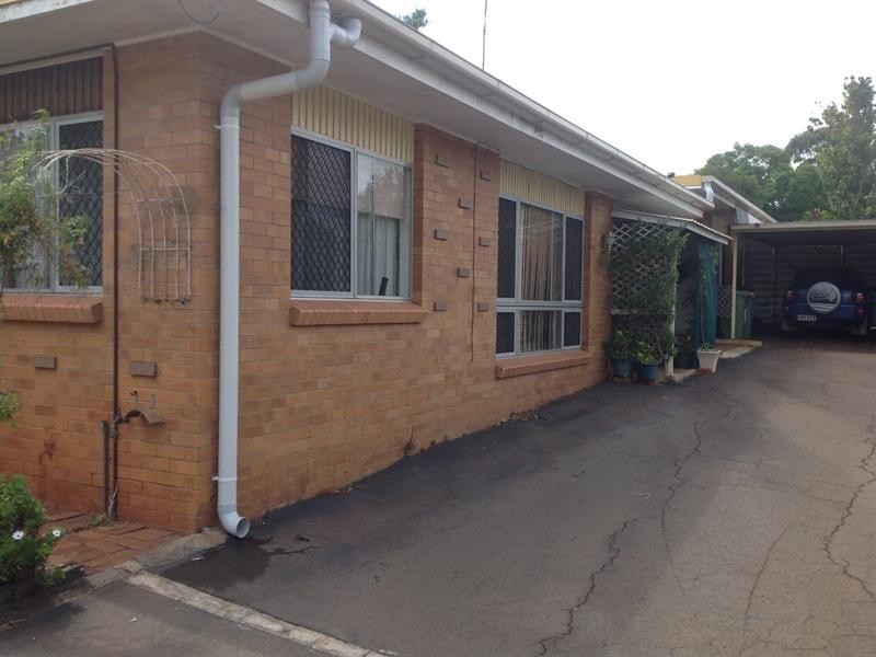 Units 1 and 2/2 Raferty Street, Centenary Heights QLD 4350