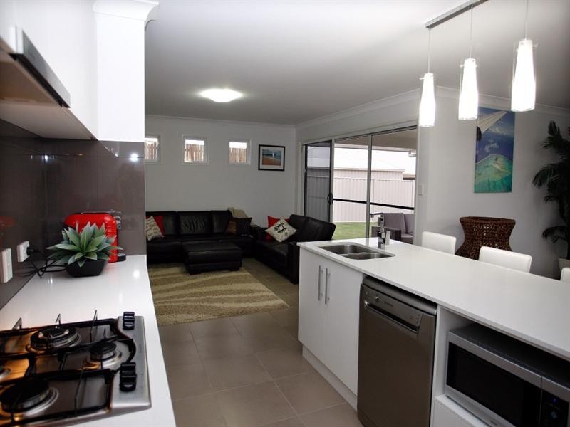 7 Brimblecombe Drive, Middle Ridge QLD 4350