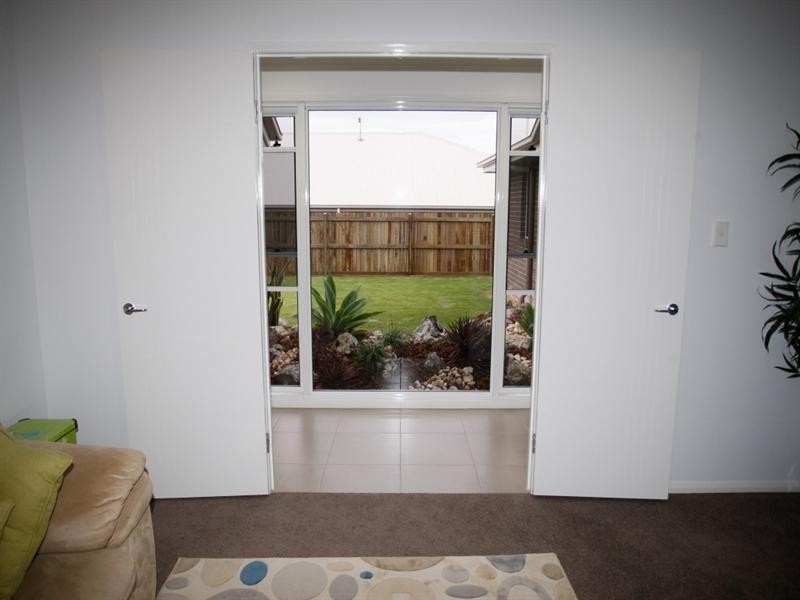 7 Brimblecombe Drive, Middle Ridge QLD 4350
