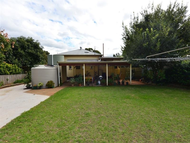 8 Venture Street, North Toowoomba QLD 4350