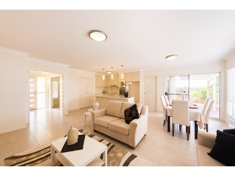 326 Ramsay Street, Middle Ridge QLD 4350