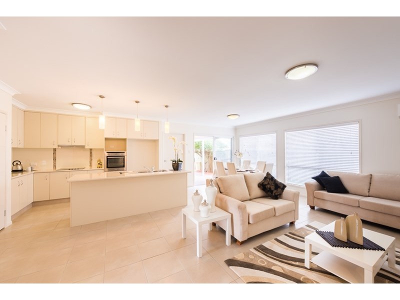 326 Ramsay Street, Middle Ridge QLD 4350