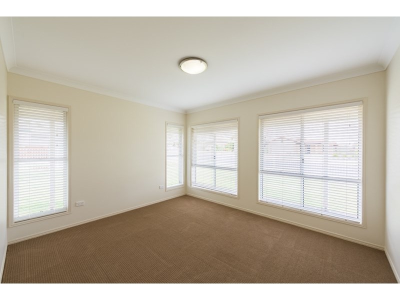 326 Ramsay Street, Middle Ridge QLD 4350