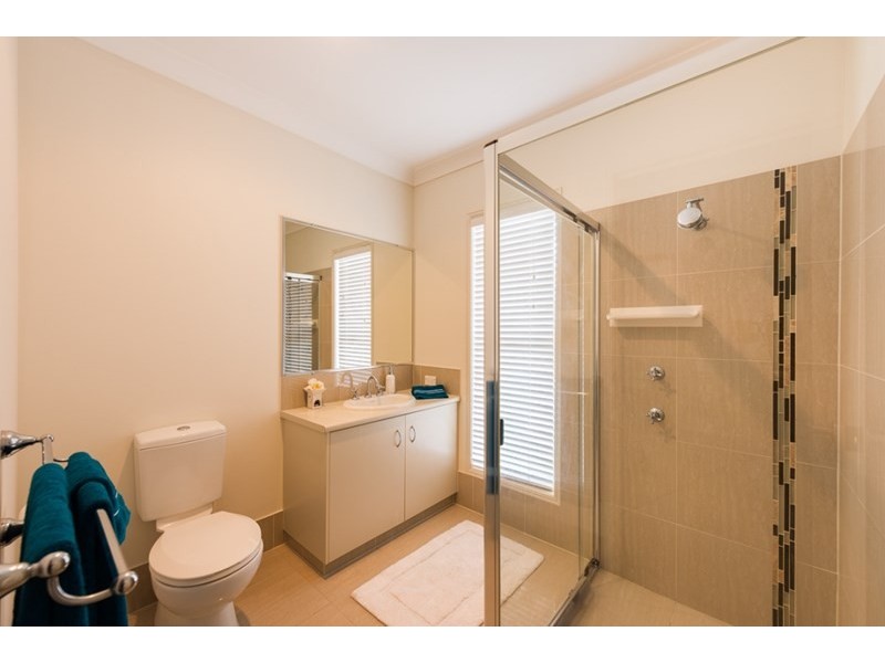 326 Ramsay Street, Middle Ridge QLD 4350