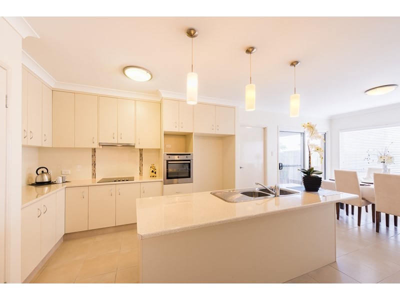 326 Ramsay Street, Middle Ridge QLD 4350