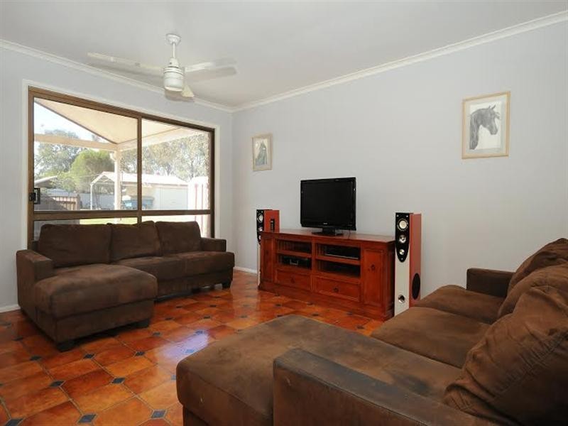 5 Neville Street, Meringandan West QLD 4352