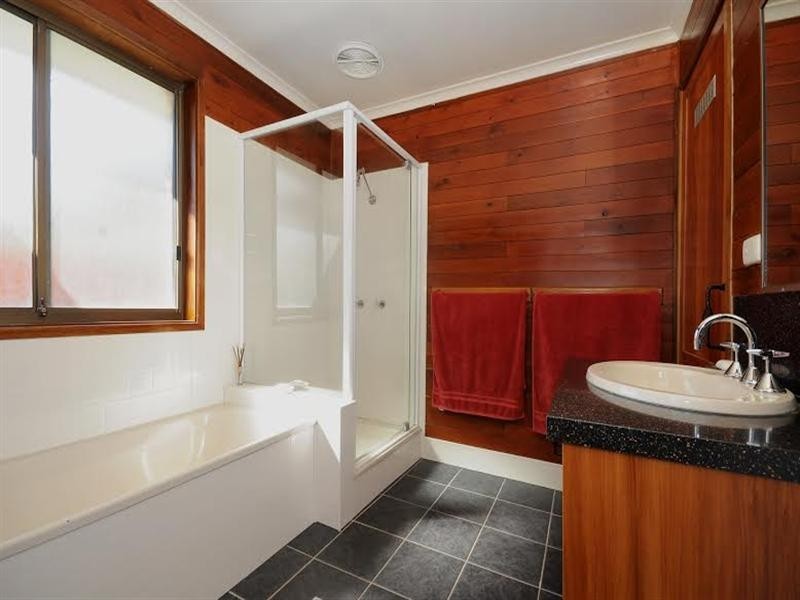 5 Neville Street, Meringandan West QLD 4352