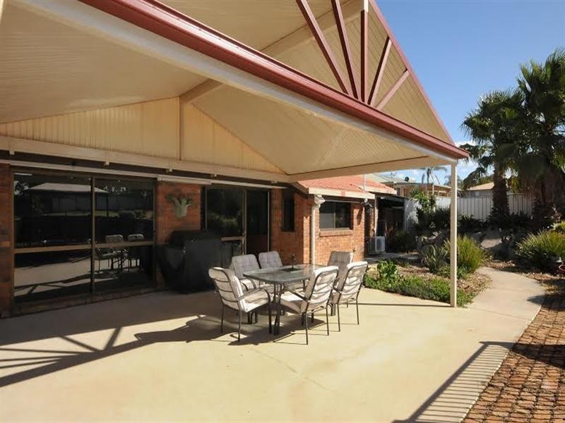 5 Neville Street, Meringandan West QLD 4352